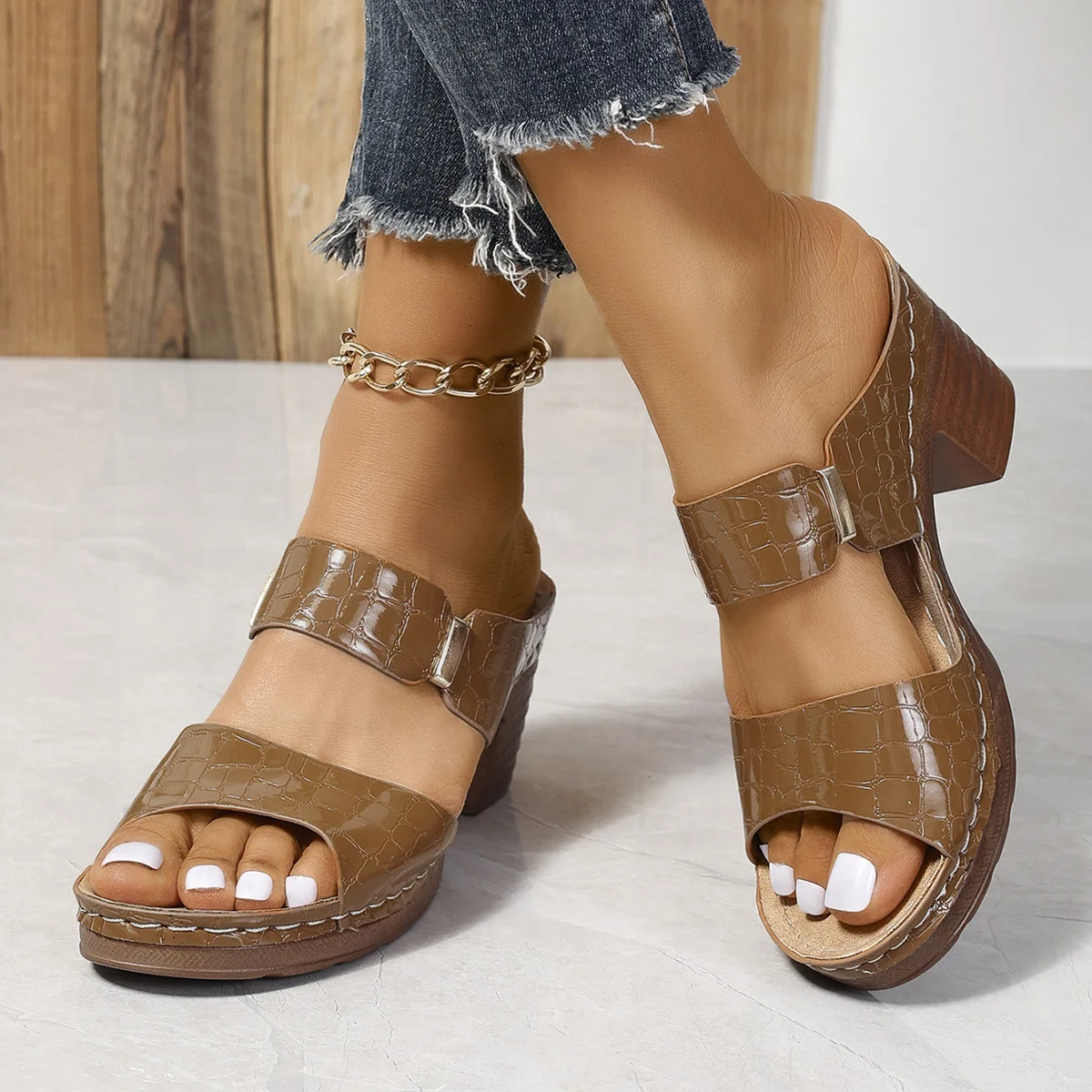 

Мюли женские на толстой подошве, мягкие кожаные шлепанцы в стиле ретро, удобные сандалии на платформе и квадратном каблуке, Нескользящие, с открытым носком, летняя обувь