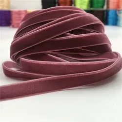 Luxurious Red Purple Velvet Ribbon for Gift Wrapping and Decorations (Violet v645)