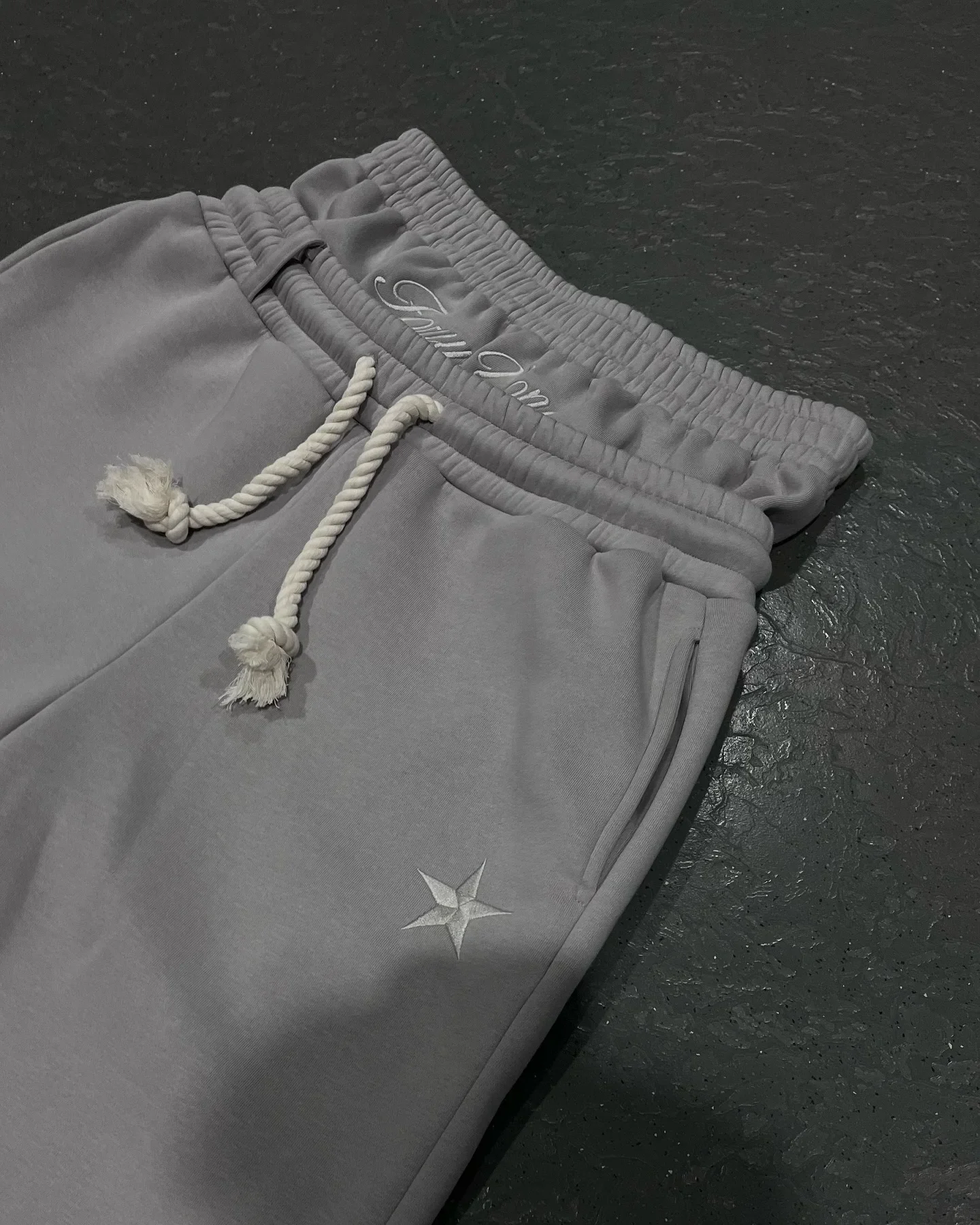 Harajuku Double-waisted Sweatpants Y2K Solid Color Letter Embroidery Casual Hip-hop Drawstring Cinched Waist Jogging Bottoms 3