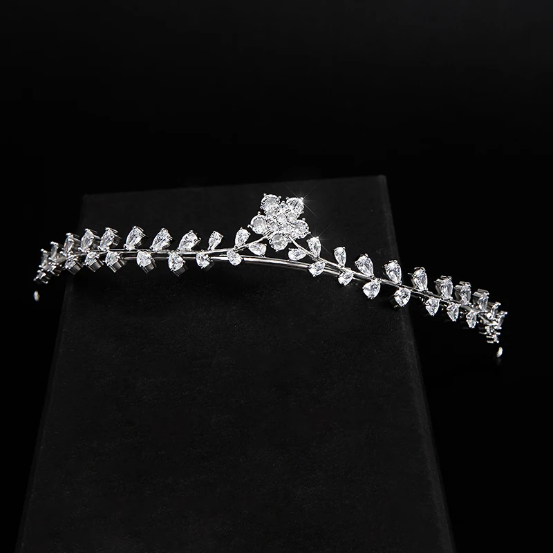 

YYSUNNY Elegant Silver Flower Tiaras and Crowns for Women Princess Headdress Wedding Hair Accessories Jewelry Prom Party Gift
