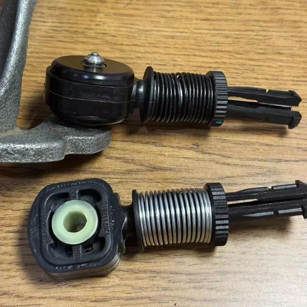 For VW Golf Plus Jetta MK4 MK5 Upgrade Pivot Bushing Shift Cable End Linkage Gear Manual Selector Washer Retaining Clip Kit Car shift linkage bushing kit,gear linkage push rods