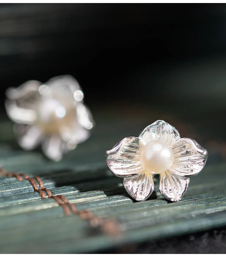 Amxiu Sterling Silber 925 Design leichte Luxus-Süßwasserperlen-Blumenohrringe für Damenmode, Schmetterlings-Orchideen-Ohrringe – Detail 2