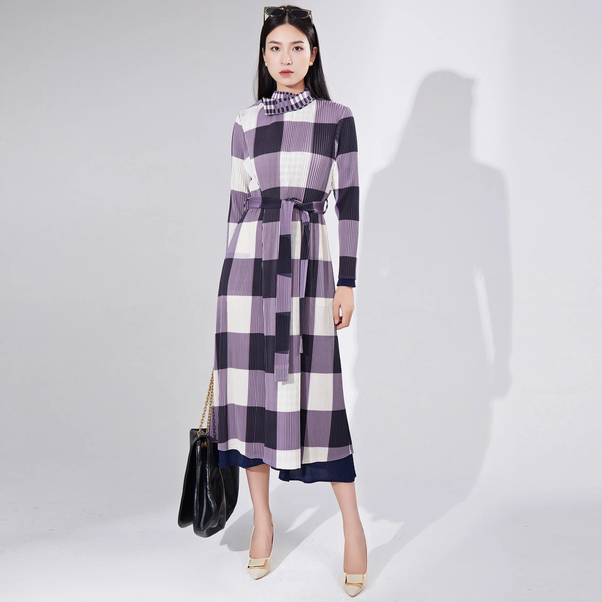 

2023 Autumn fashion plaid print lapel lace-up pleated coat
