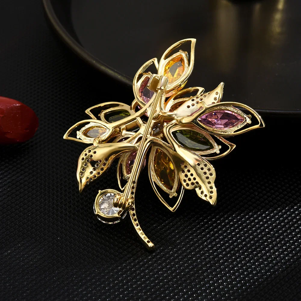Crystal Flower Brooch Pins for Women Girls Colorful Flower Brooches Plant Elegant Badge Jewelry Fashion Wedding Party Gifts