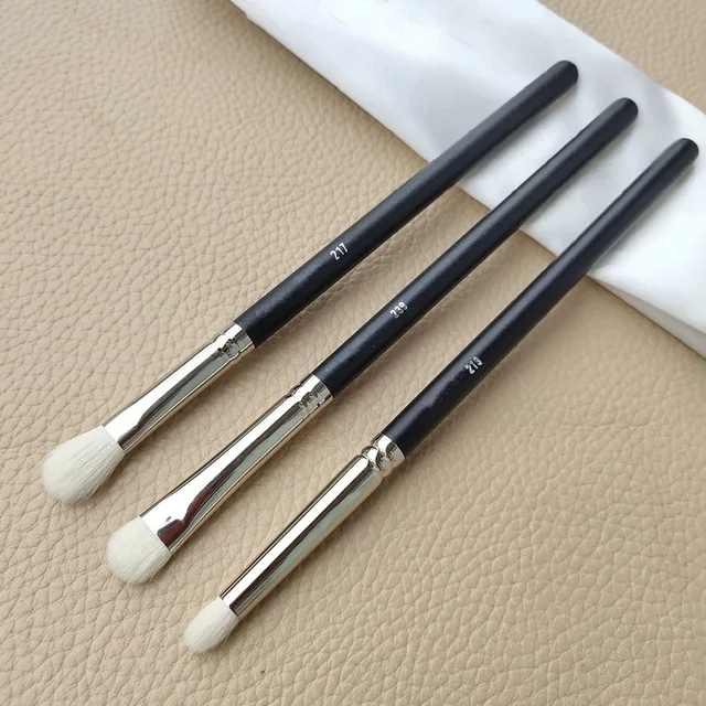Karsyngirl 1pcs Goat Hair Eye Blending Brush Eyeshadow Crease Blending Makeup Brush Fluffy Eyeshadow Blending Makeup Tool