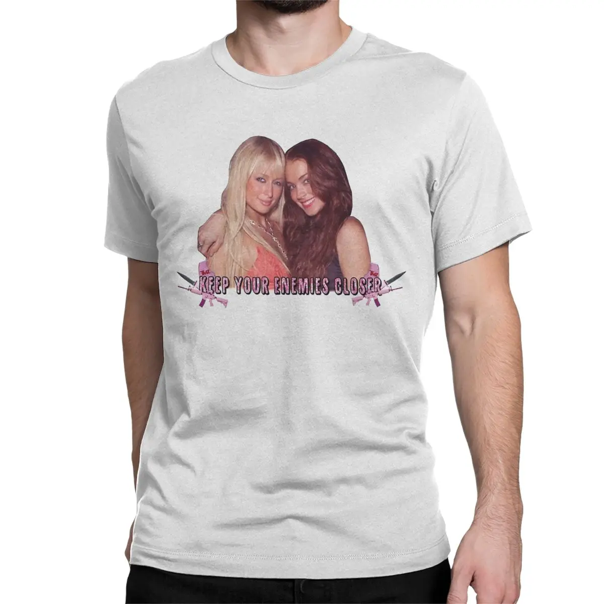thumbnail image 1 of Camisetas de Lindsay Lohan para hombre y mujer, camisetas de algodón, camisetas de manga corta "Mantén a tus enemigos más cerca"., 1 of 7