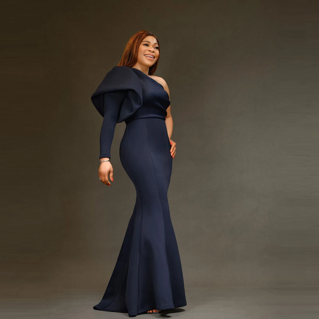 

Modest Mermaid Evening Dresses One Shoulder Long Sleeves Satin Custom Made Plus Size Women Prom Dressing Gowns