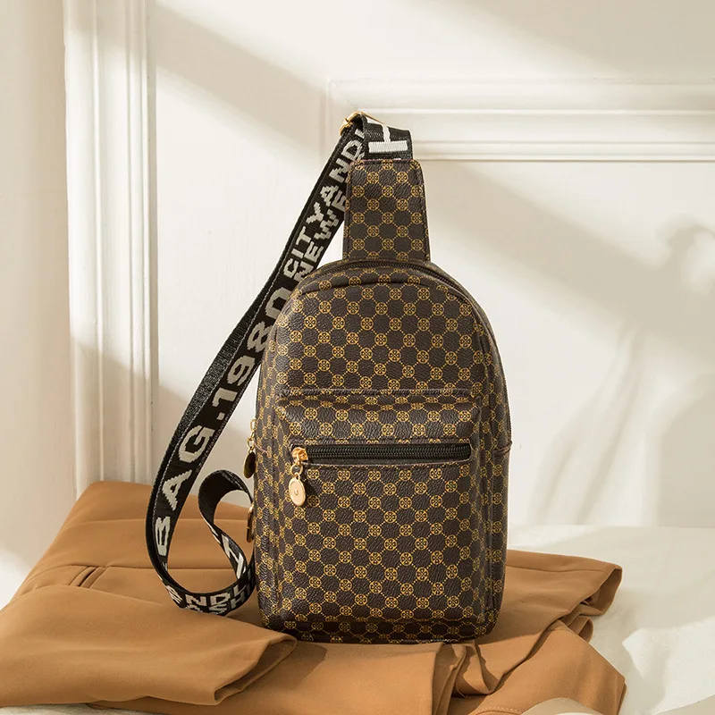 Women New Chest Bag Leisure Sports Travel Chest Bag Shoulder Messenger Men and Women with The Same Style