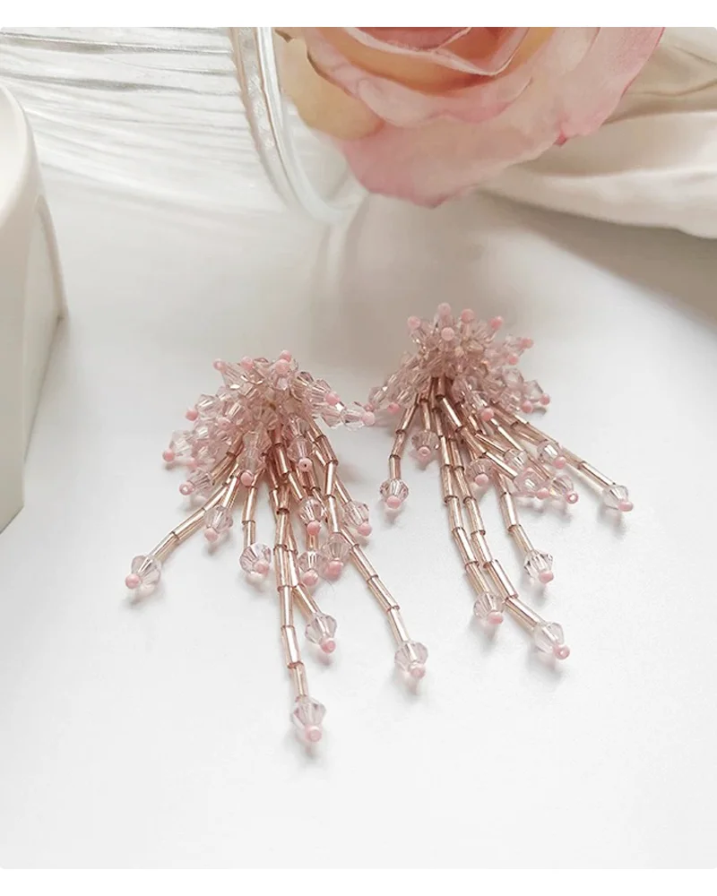2025, handgefertigte baumelnde Ohrringe mit Kristallquasten | Barockes Perlen-Feuerwerk-Blumendesign | Eleganter Statement-Schmuck für Damen – Detail 15