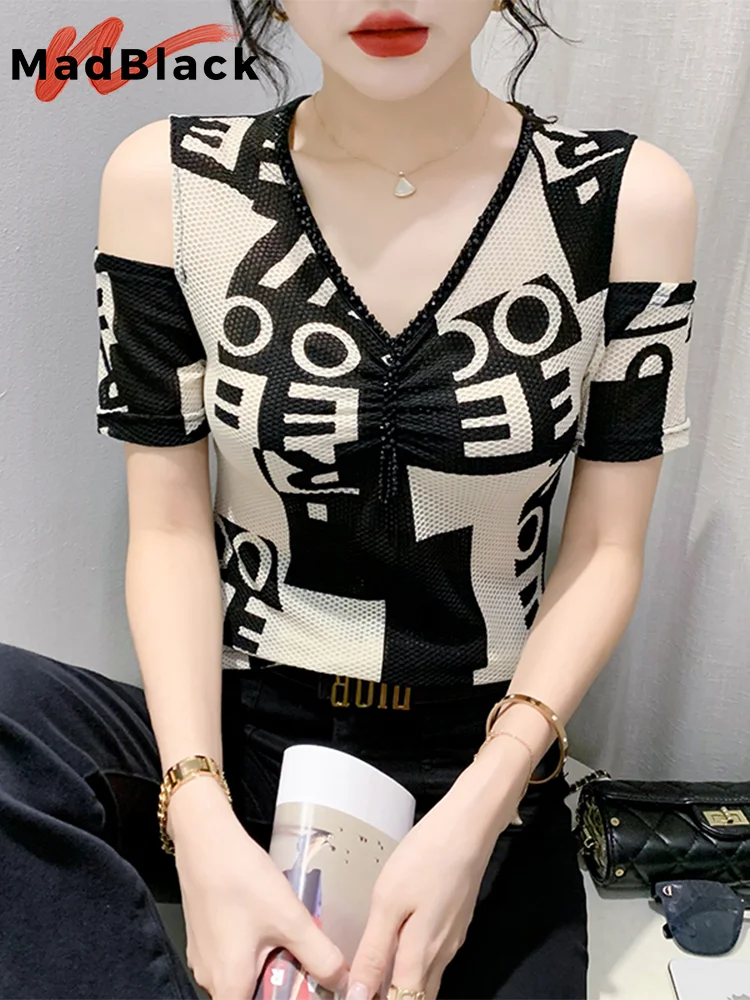 

Женская футболка с V-образным вырезом, коротким рукавом и принтом