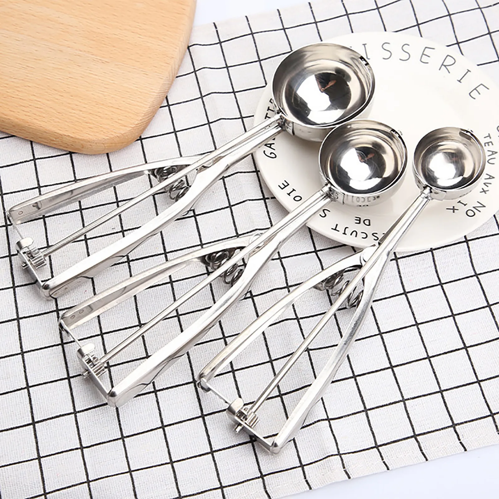 Ice Cream Scoop Stainless Steel Ice Cream Scoop Tool Cookie Spoon 3 Size Watermelon Ball Handle Mash Potato Tools Home Kitchen Accessories 3PCS