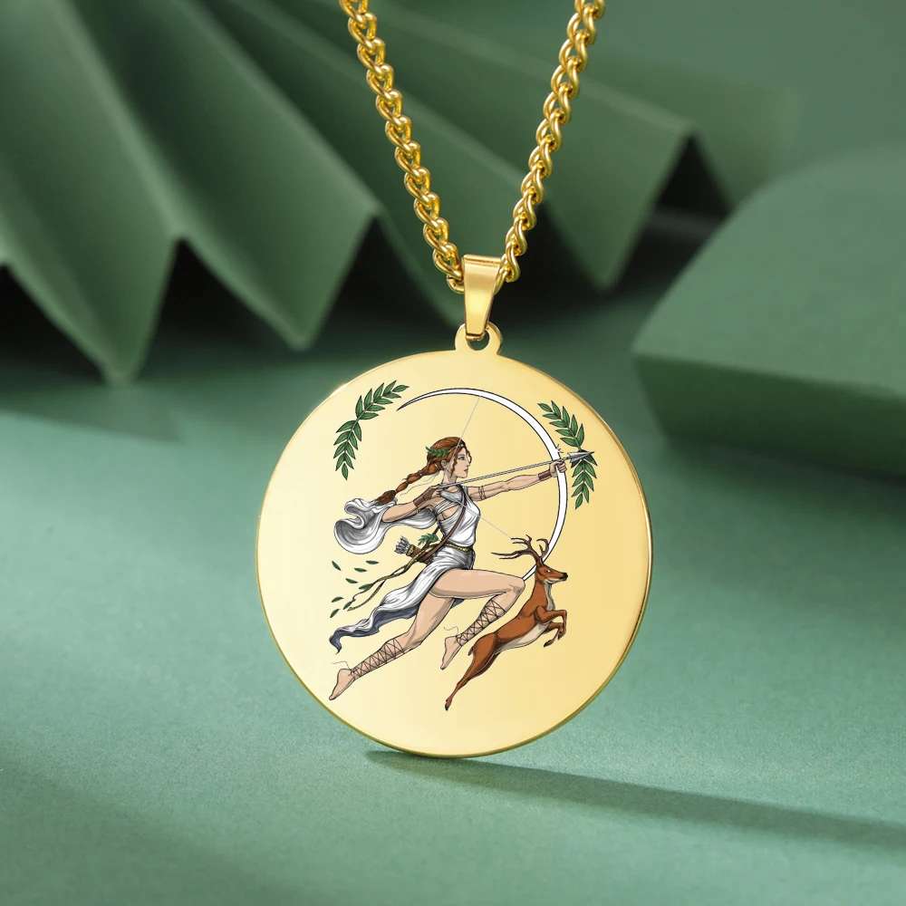 Collier Artémis doré porté