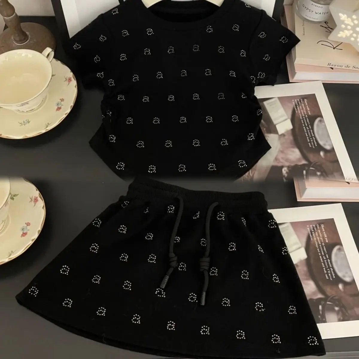 

Летний новый комплект для женщин 2024 модная футболка с коротким рукавом и принтом букв в Корейском стиле + приблизительная длина