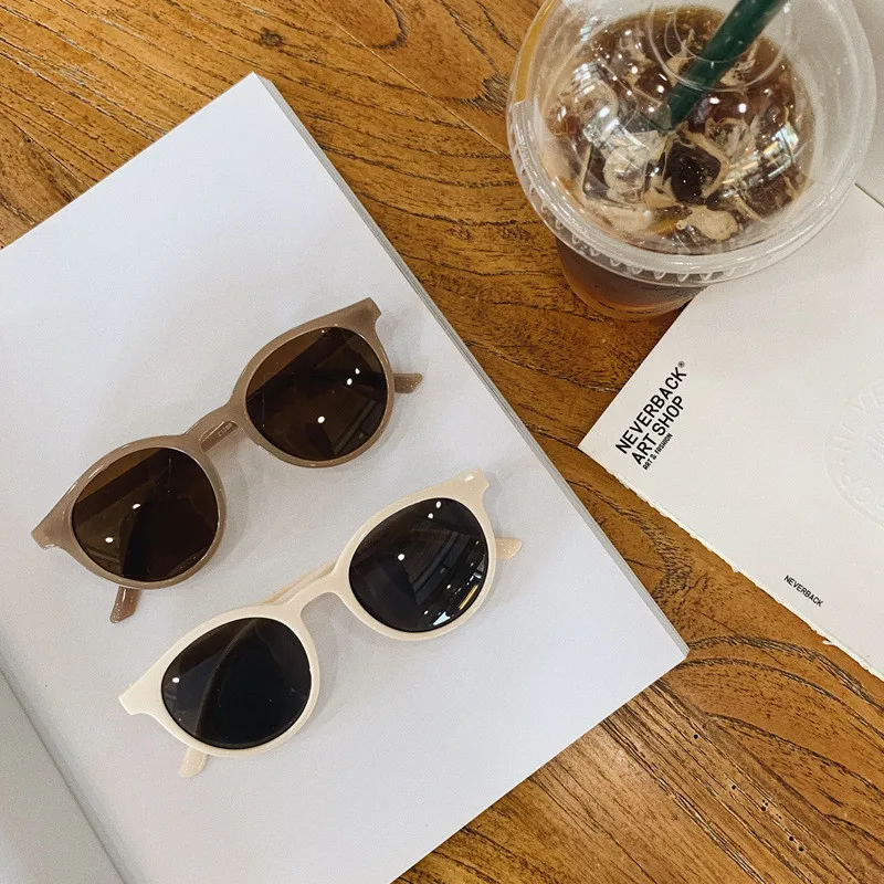 

Korean Milk Tea Sunglasses Women Cool Street Shot Sunshade Glasses Dustproof Windproof Riding Glasses UV400 Sunglasses Men