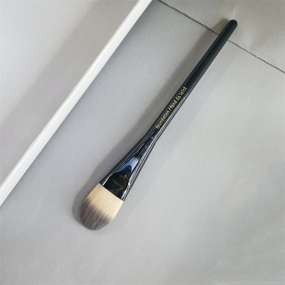 N°2 Foundation Makeup Brush Bb Cream Liquid Foundation Brush