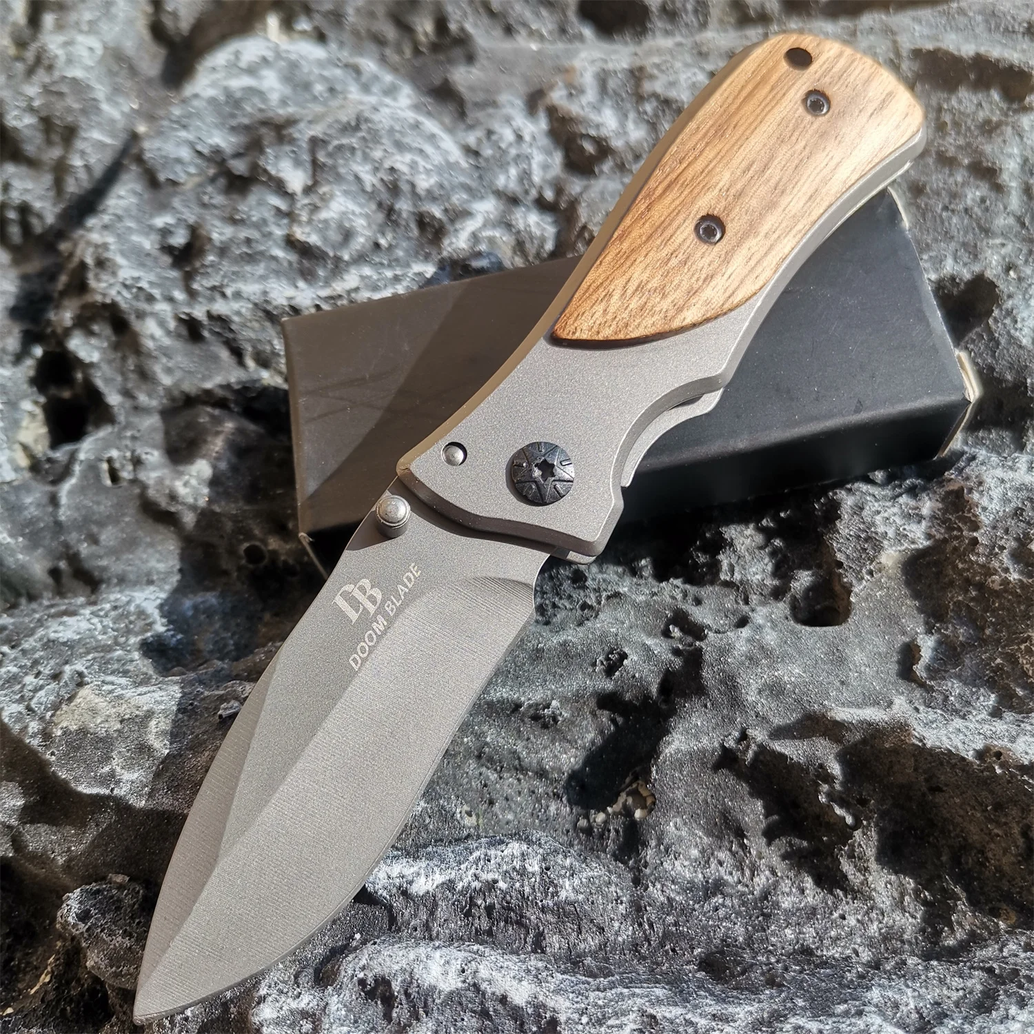 DoomBladeB054WoodenHandleFoldingKnife7Cr13SteelBallBearing