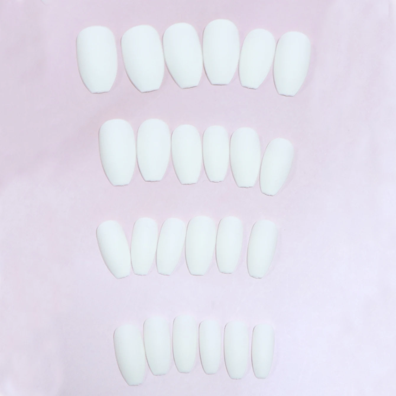 24개/세트 프레스온 네일 여성용 매니큐어 도구 무광 화이트 프렌치 인조 손톱 ABS 숏 코핀 풀커버 네일 아트 팁