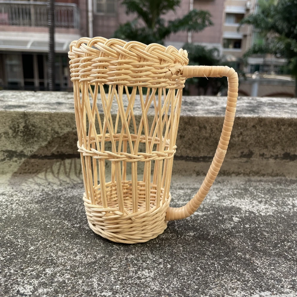 

Ins Indonesian White Rattan Woven Cup Holders Glass Anti Hot Hand Weaver Bottle with Handle Protective Covers