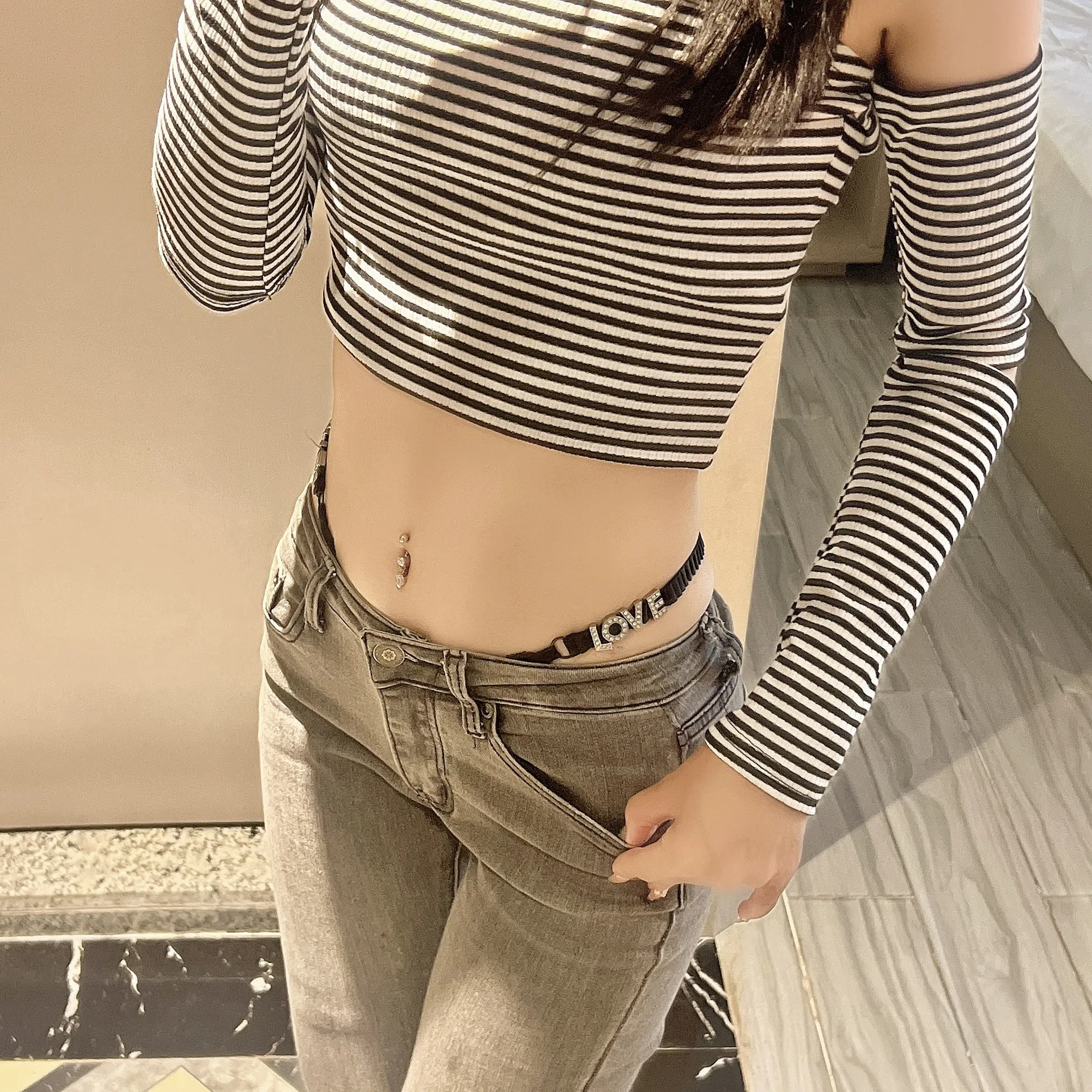 

European Sexy Thong Pants Women's Underwear Panty Low Rise Seamless Sports Girl's T-String Fashion Diamond Female Panties