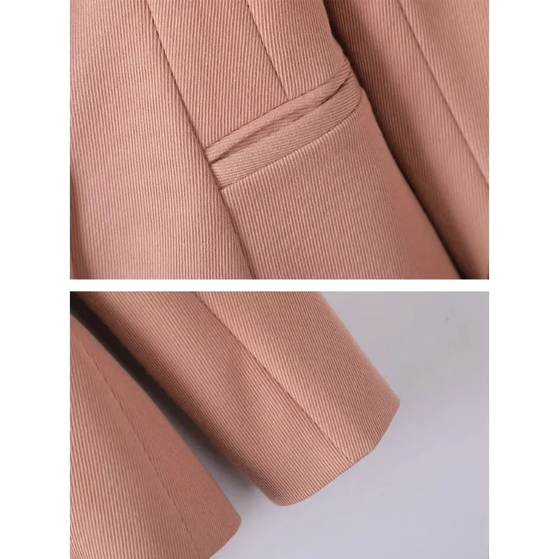 Рисунок 6 - Женский деловой костюм из блейзера и брюк