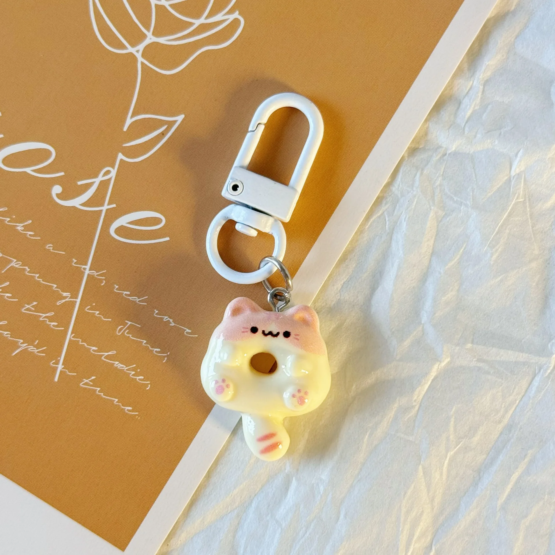 Niedlicher Donut-Katze-Schlüsselanhänger, Handy-Charm, Riemen, Cartoon-Tier-Anhänger für Studenten, Rucksäcke, einfaches Taschen-Charm-Geschenk – Detail 10