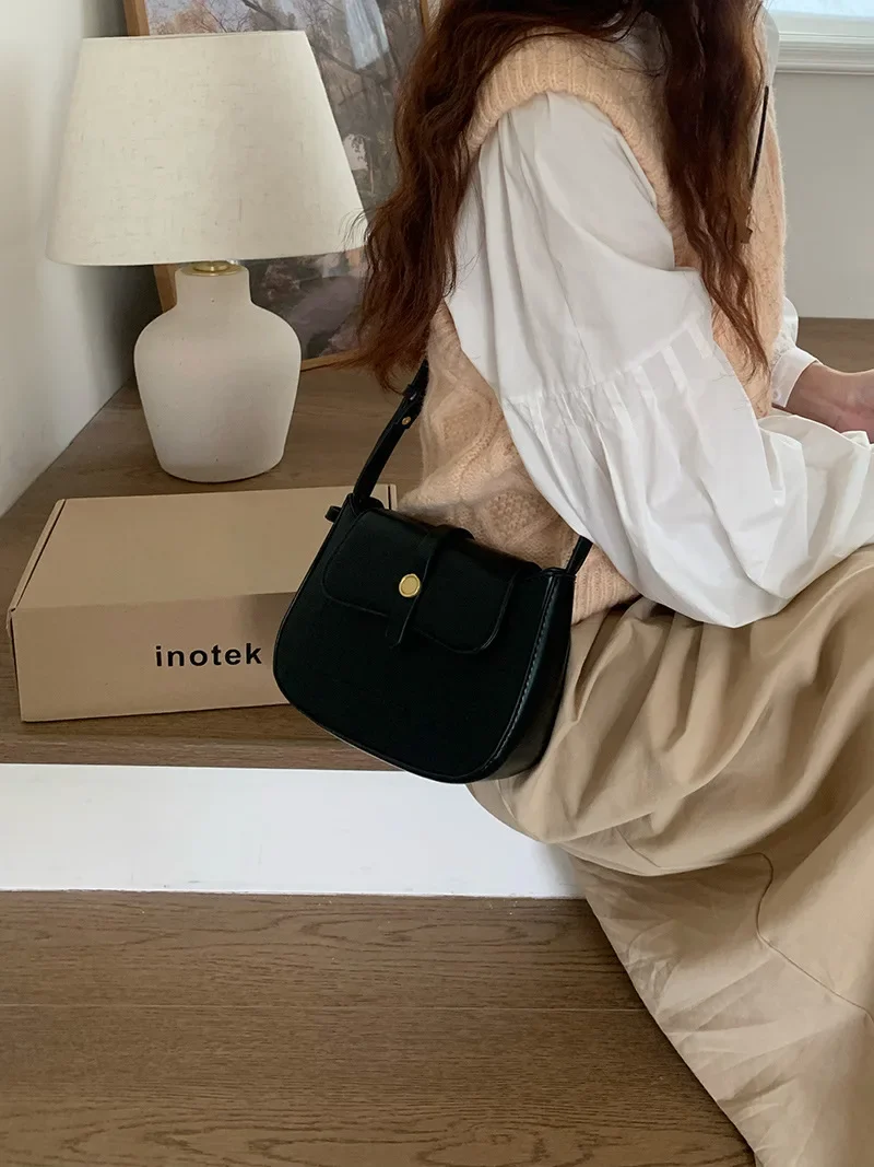 Korean Instagram's Niche New Retro Handbag Elegant and Versatile for Socialites Shoulder Crossbody Bag