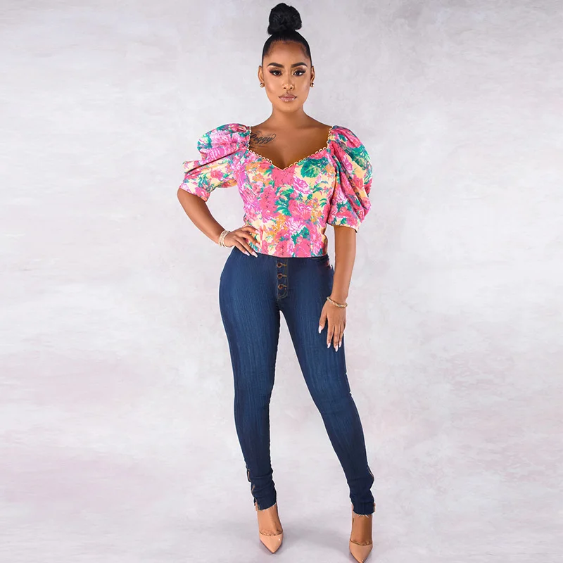 Рисунок 2 - Блузка женская с V-образным вырезом