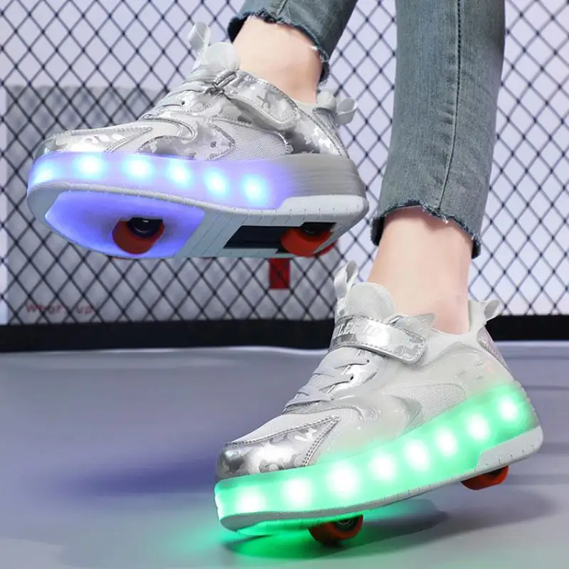 새로운 LED 조명 키즈 롤러 파쿠르 스케이트 선물 스포츠 야외 남아 여아용 2륜 러닝 캐주얼 롤러 스니커즈 변형