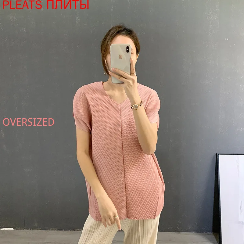 

Женский плиссированный топ Miyake, новая стильная тонкая футболка с V-образным вырезом и короткими рукавами, свободного покроя большого размера, для весны и лета