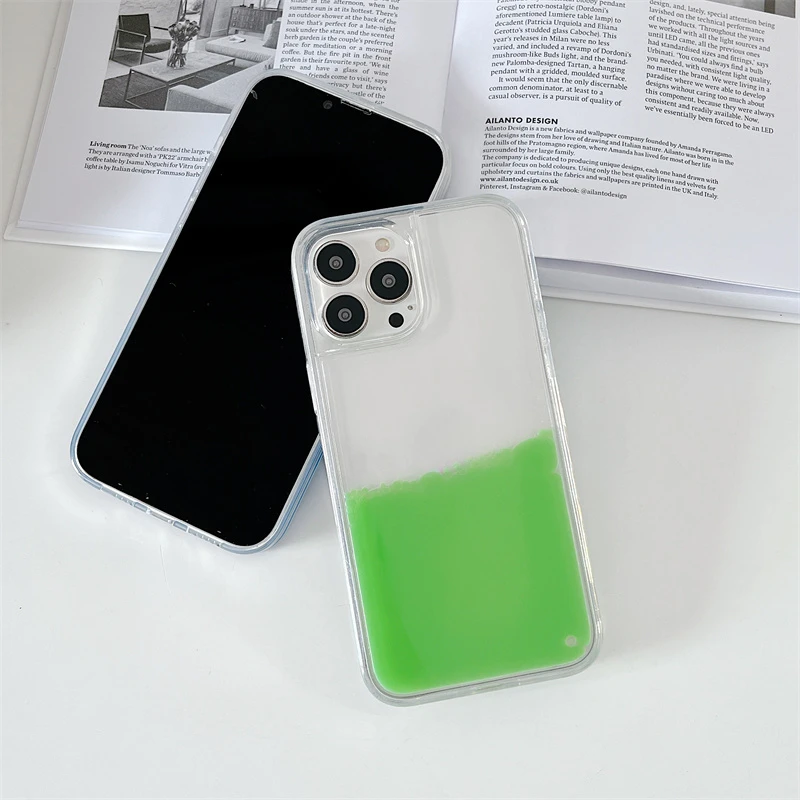 iPhoneアクセサリー Milk Claire's Silicone Phone Case, Strawberry Milk Design with