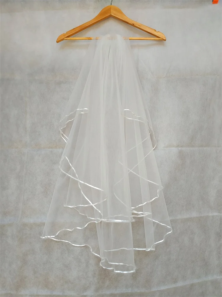 

Brand New Bridal Veils with Ribbon Edge 2 Layers Elegant White/Ivory Short Wedding Accessories Princess Wedding Veil With Comb