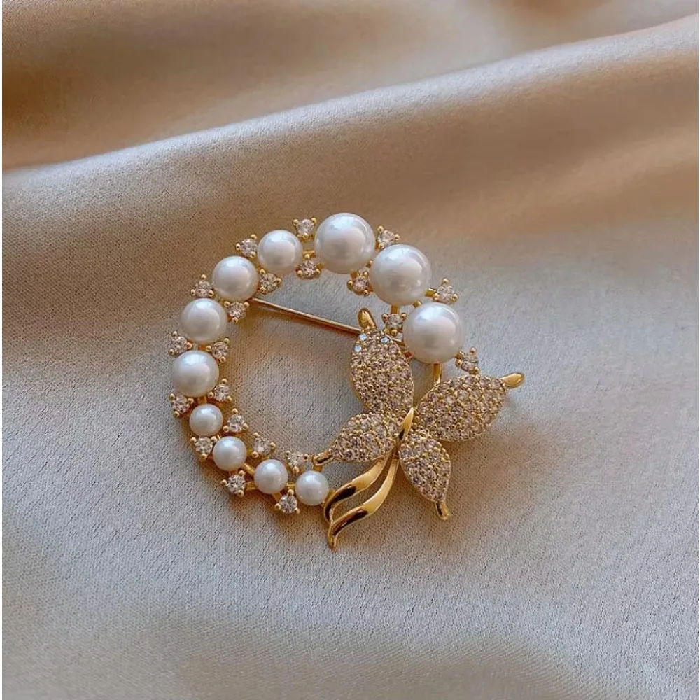 Butterfly Brooch Fashion Pearl and Rhinestone Brooches For Women Baroque Trendy Clothes Accessories Wedding Gifts