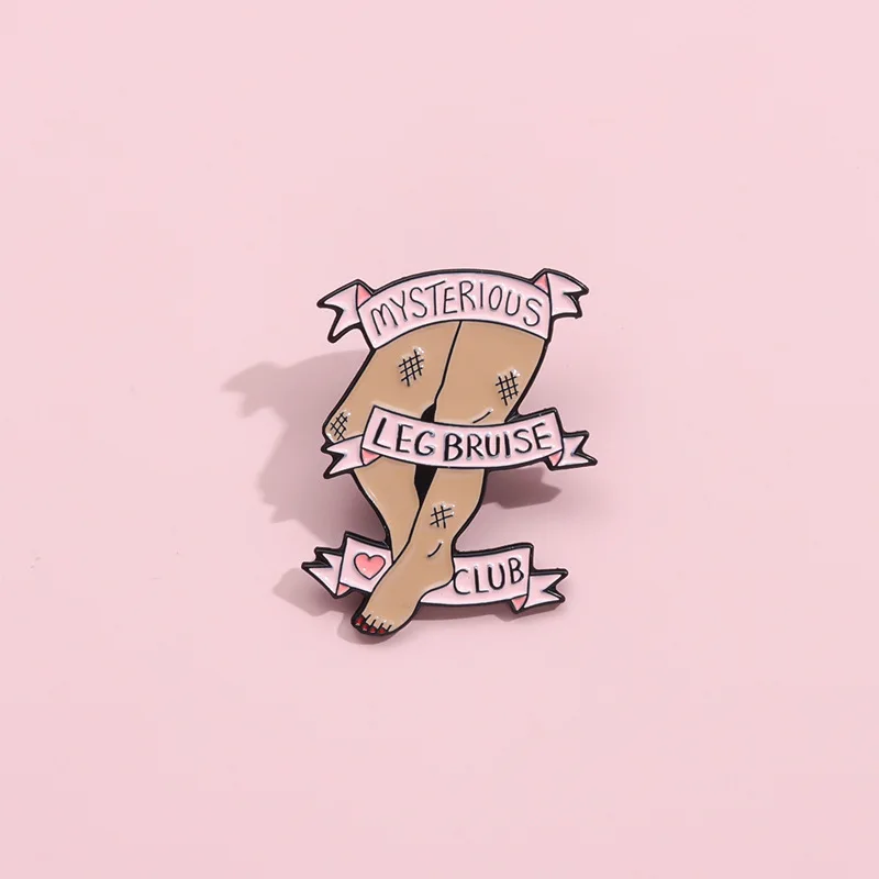 

Personalized Creative Mysterious Leg Injury Club Brooch Funny Badge Men's and Women's Clothing Bags Accessories Fun Letter Pins