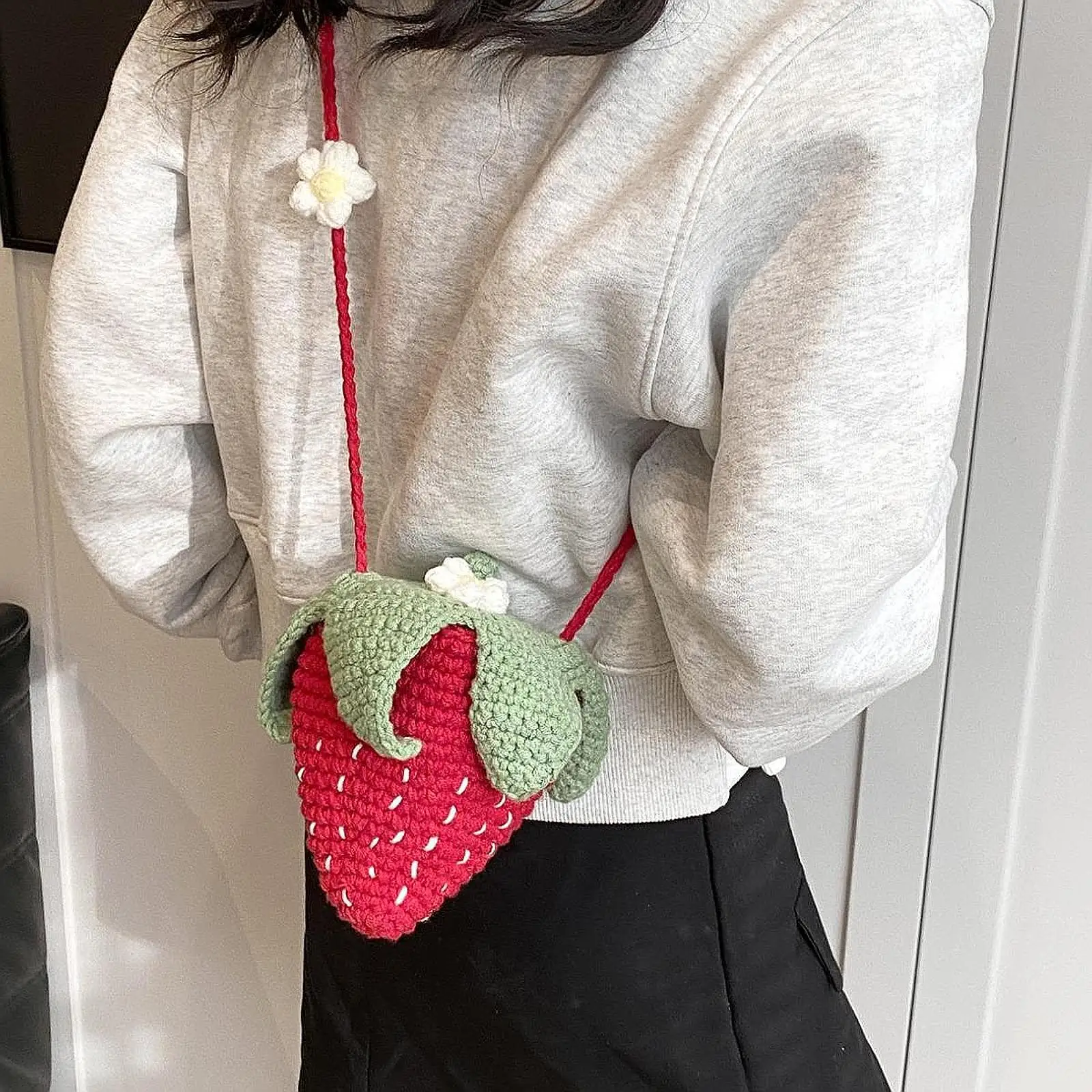 Hand Knitted Strawberry Bag Stylish Gift Shoulder Bag for Party Use Hand Knitted Strawberry Bag Stylish Gift Shoulder Bag for Party Use