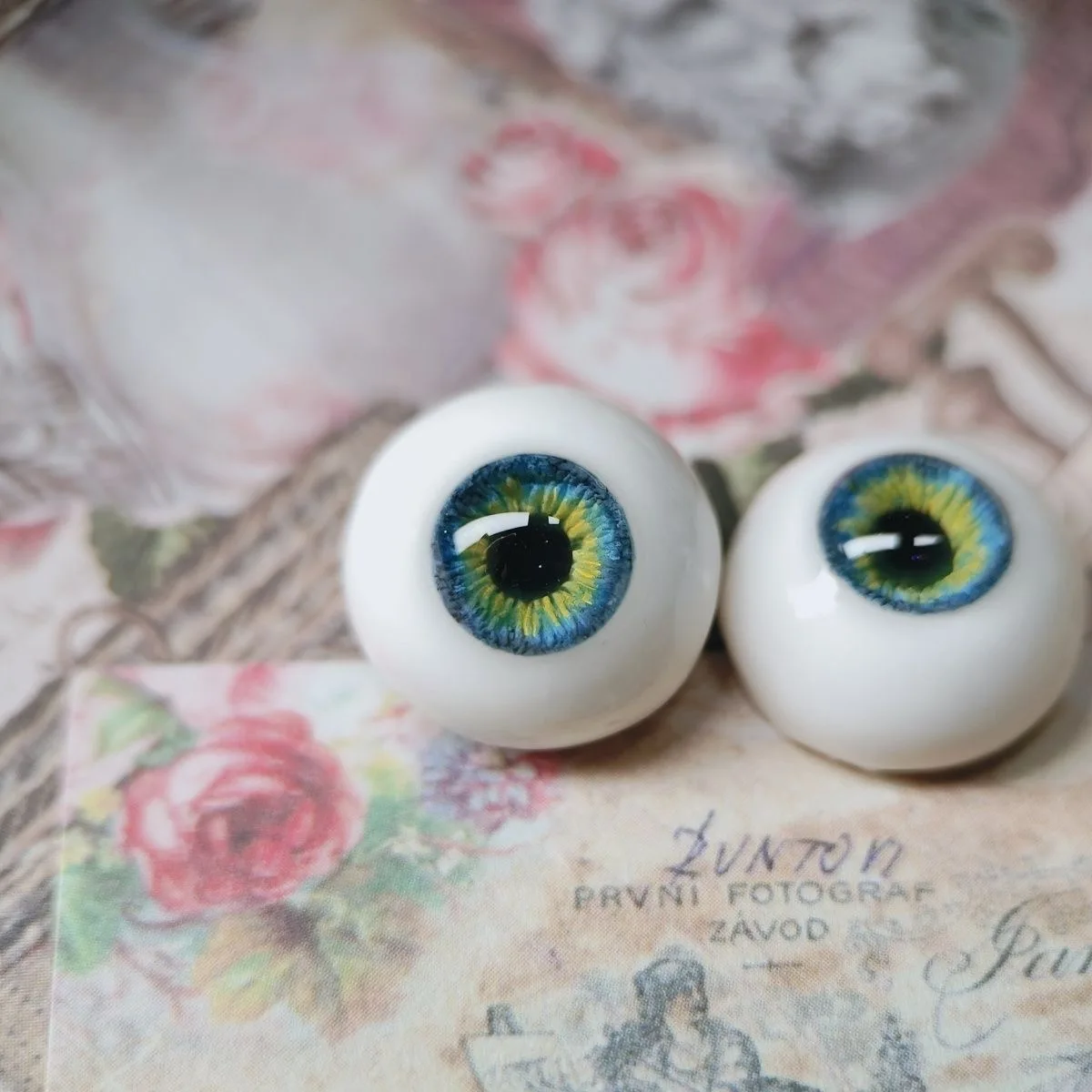 

SD/MSD/OB11 Saft Eyeballs, 1/3 1/4 1/6 BJD Doll Plaster Eyes Custom Style 1 Pair