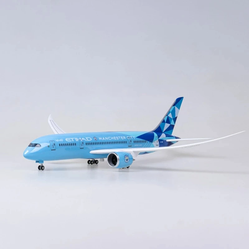 マンチェスターシティーBoeing787/エティハド航空機 エティハド航空はマンチェスター・シティのカラーリングを施した