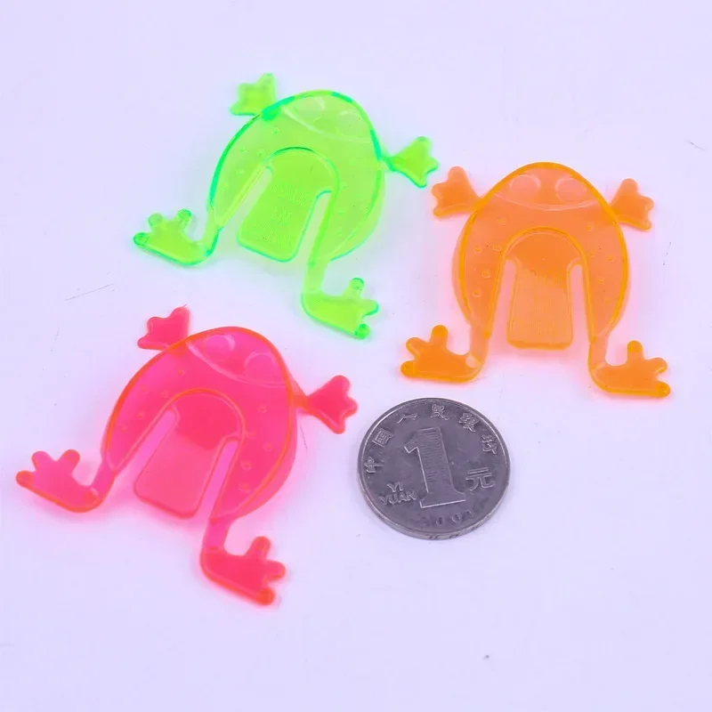 Description Picture 3 of itemJumping Frogs Party Favors for Boys and Girls, 10/20 Pack of 4.3x4.3cm Toys for Piñatas and Goodie Bags