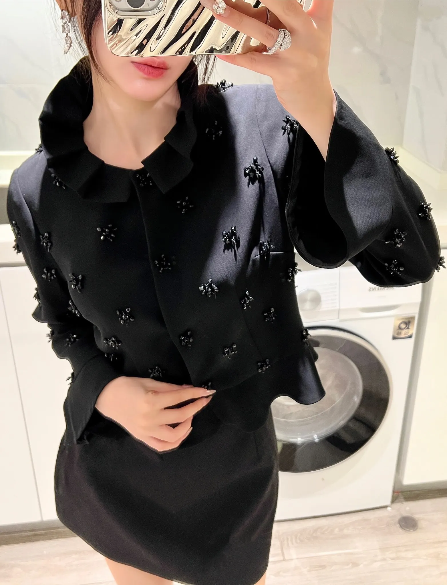 

2023 Autumn New Beading Heavy Industry Acetate Fabric Lotus Leaf Collar Lotus Leaf Hem Coat Silk Elastic Inner