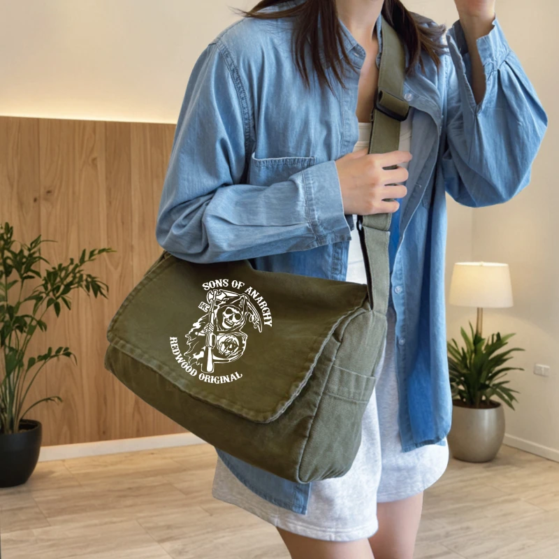 Fashion Men's Bag Skull Print Canvas Shoulder Bag Large Capacity Crossbody Bag Retro Army Green Laptop Bag Unisex