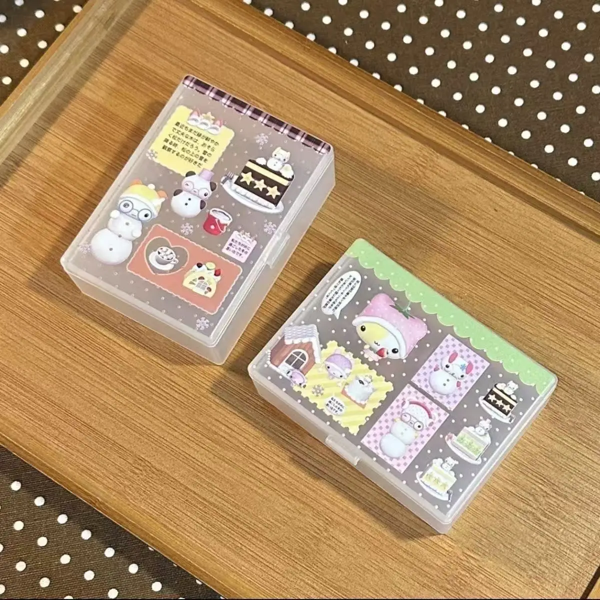 Scatola portaoggetti trasparente in stile giapponese con design 'Kitten Cake' e 'Ins Handbook', antipolvere, con piccolo scomparto per carte e adesivi ribaltabili, per scrivania, regalo in stile Ins - immagine 3