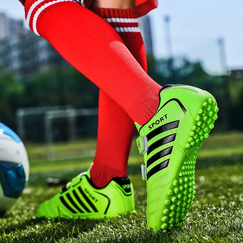 Black Green Triples Children's Football Shoes Outdoor Turf Non-slip Kids Sneakers Boys Soccer Cleats 10 to 16 zapatos de futbol