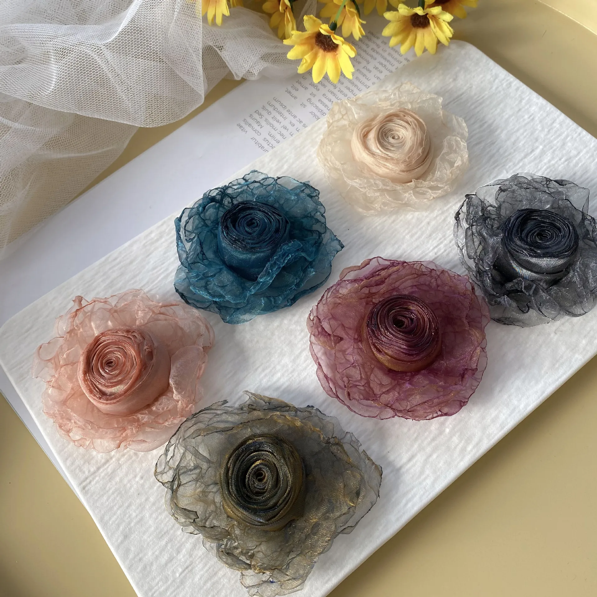 Blumen zubehör Meerjungfrau versengt Stoff Haar Blumen für DIY Handwerk Haarschmuck Organza Blumen Kinder Mädchen verbrannte Blumen – Detail 2