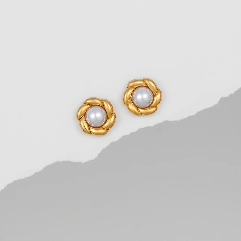 Fashion Flower-shape Pearl Mini Stud Earrings Bride Wedding Accessories Stylish Anti Allergic Metal Pearls Ear Studs Jewelry New