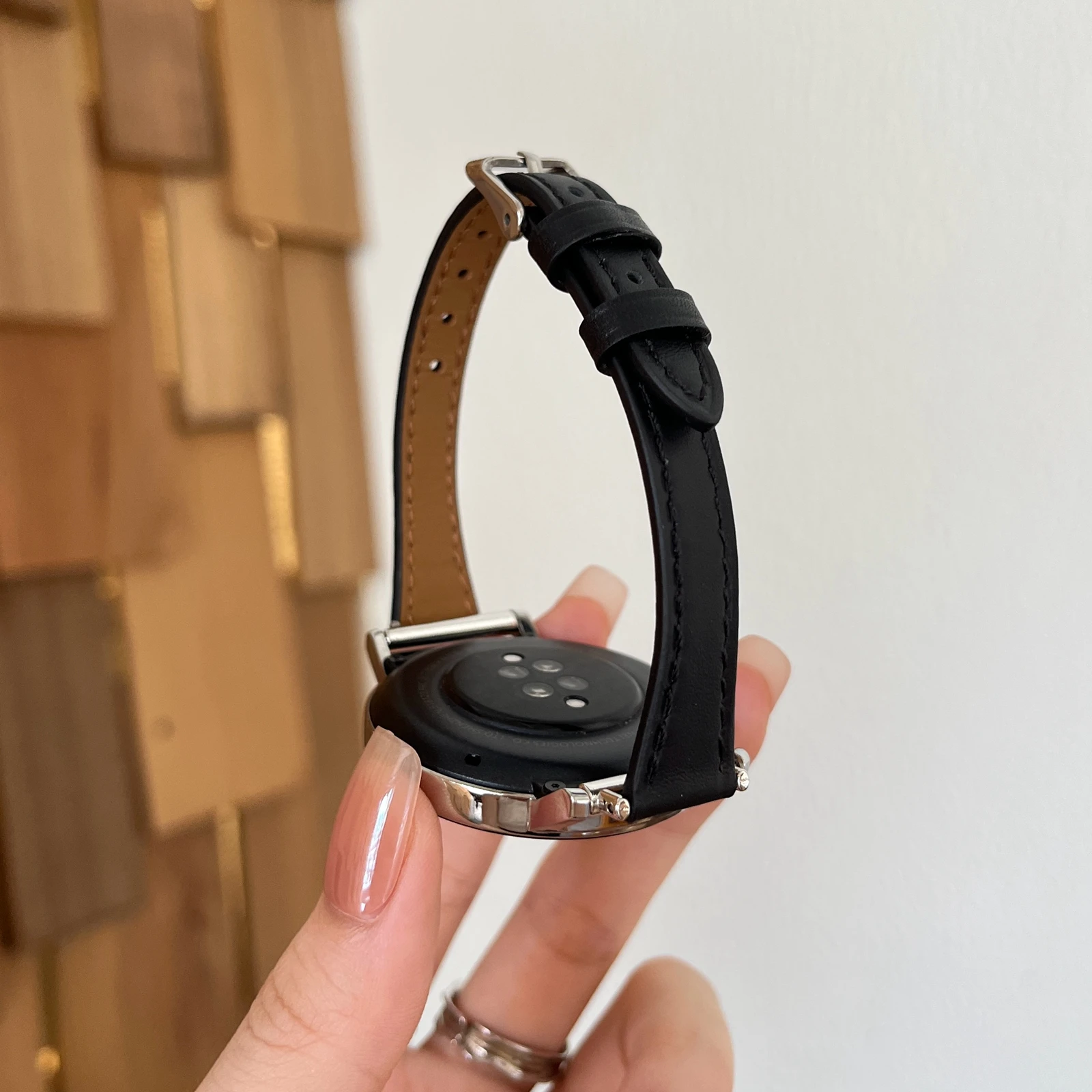Premium Leather Loop Band - Universal Fit for Smartwatches, Multiple Sizes Available