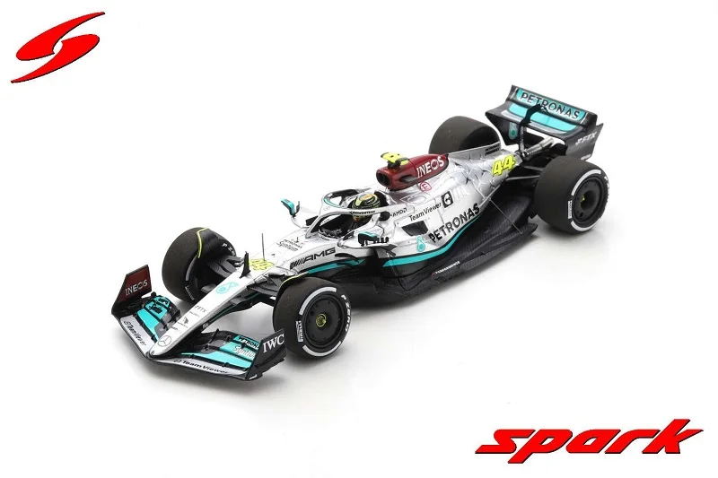 

Spark 1:43 2022 F1 MB Petronas F1 W13 E Performance NO44 L.Hamilton 300TH French Resin Car Model Collection Miniature