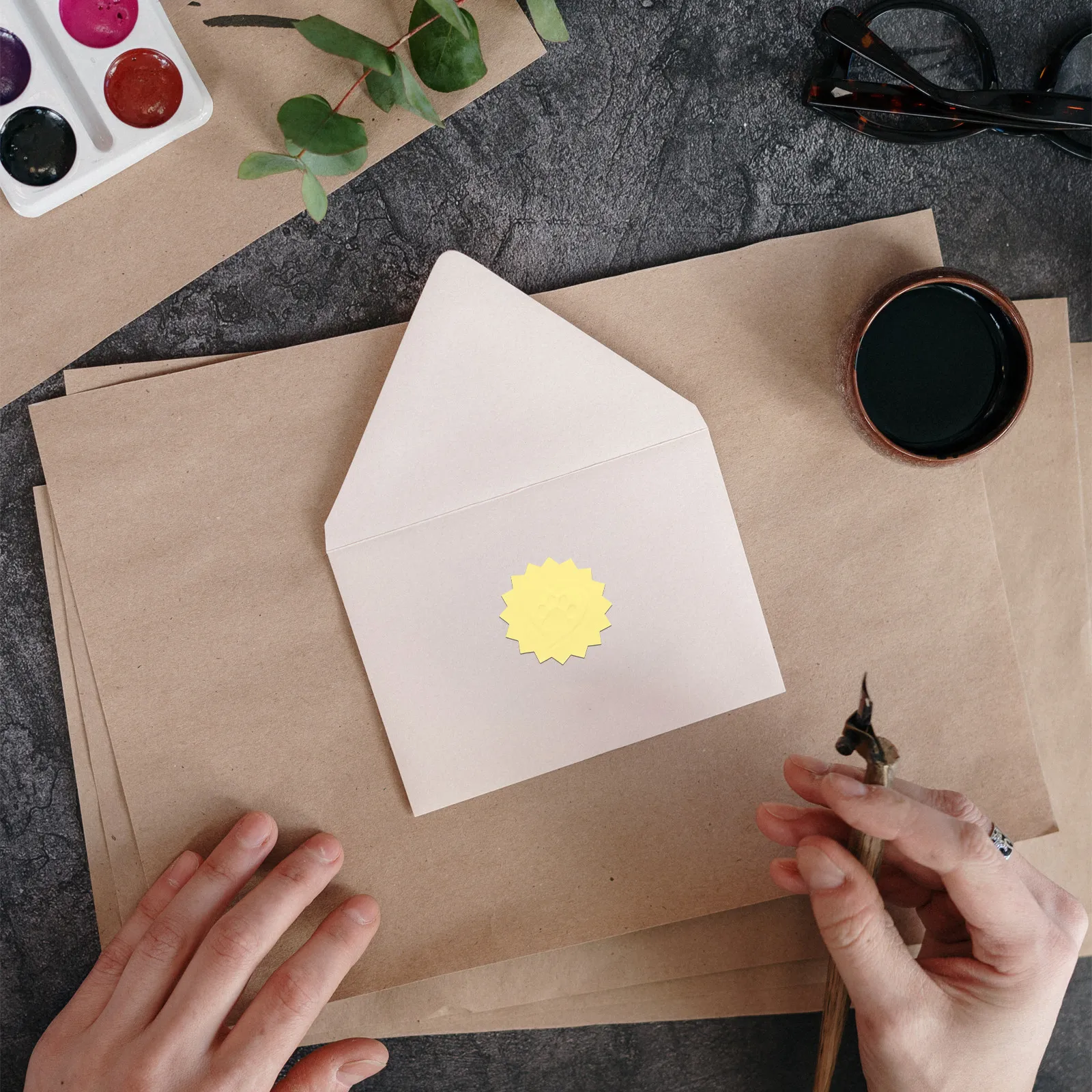 1 롤 방수 자체 접착 씰링 스티커 선물 상자 쿠키 캔디 숍 파티용 다기능 봉투 씰 스티커