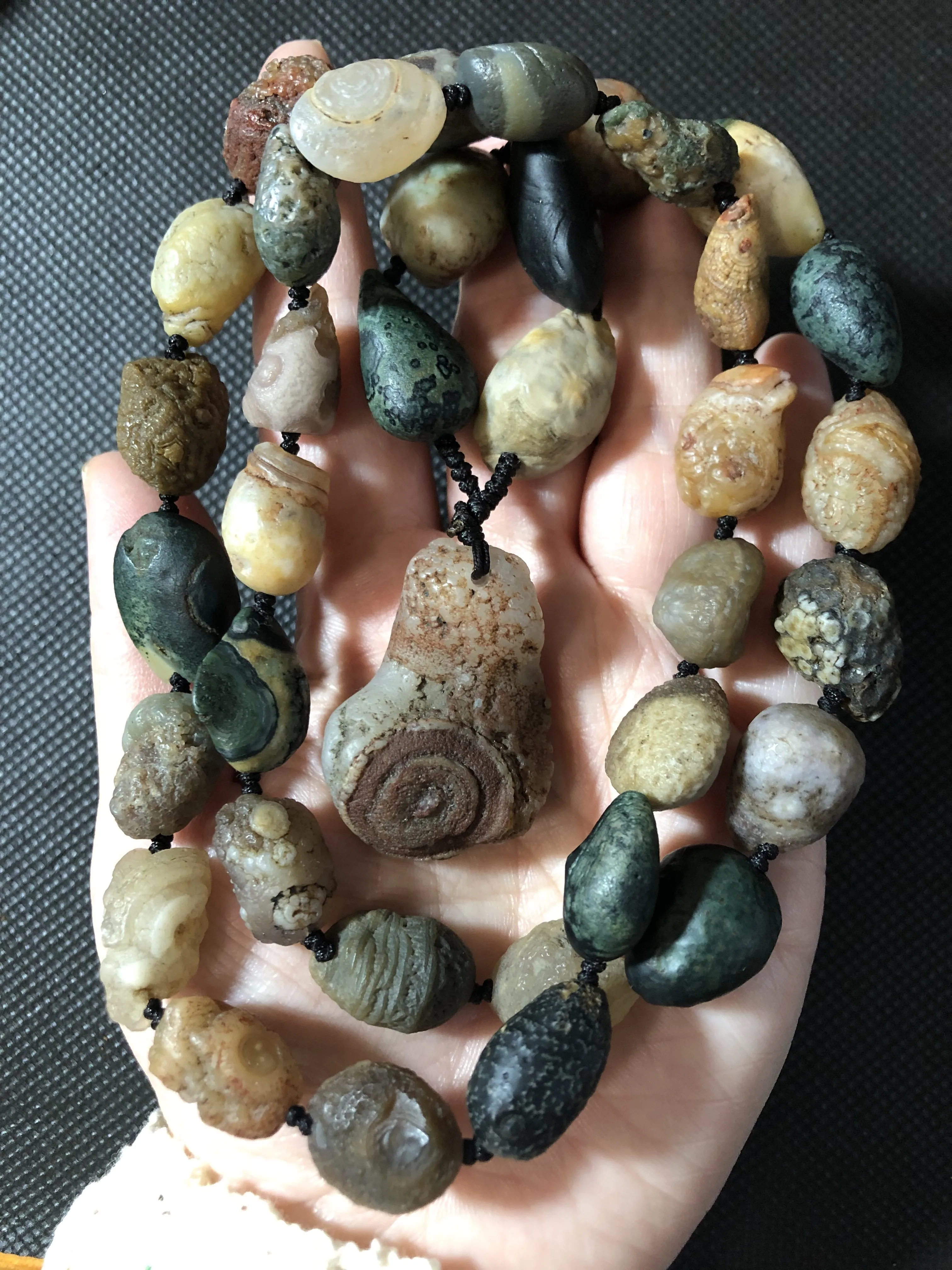 1Pcs Nature Stone Natural Gobi Agate Outside Mongolia Relief Grain Surface Eye Stone Sweater Chain Precious And Rare