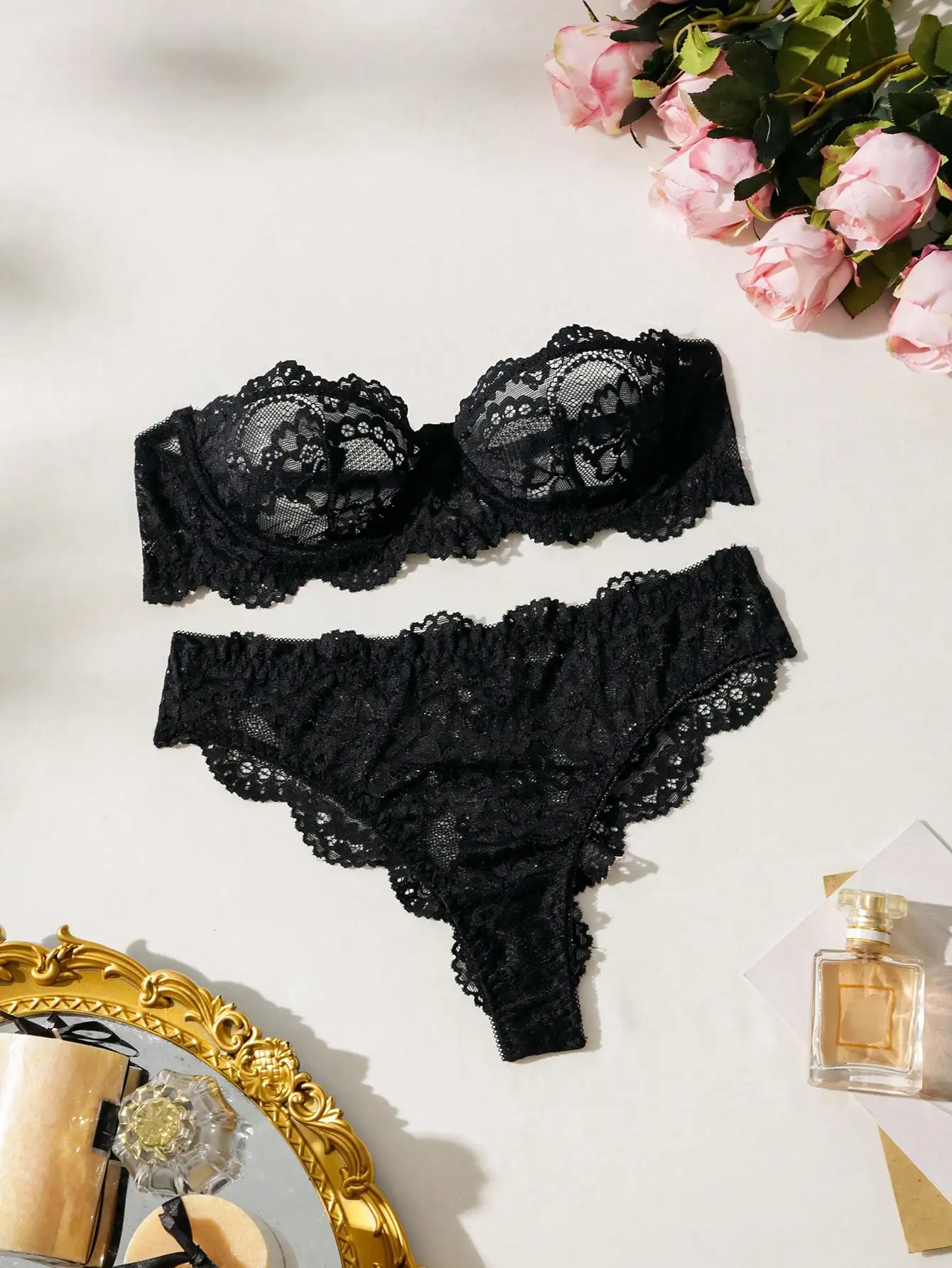 Women's Floral Lace Lingerie Set - Sexy Underwire Bandeau Bra & Scallop Thong, Breathable Comfort for Daily Wear All Seasons