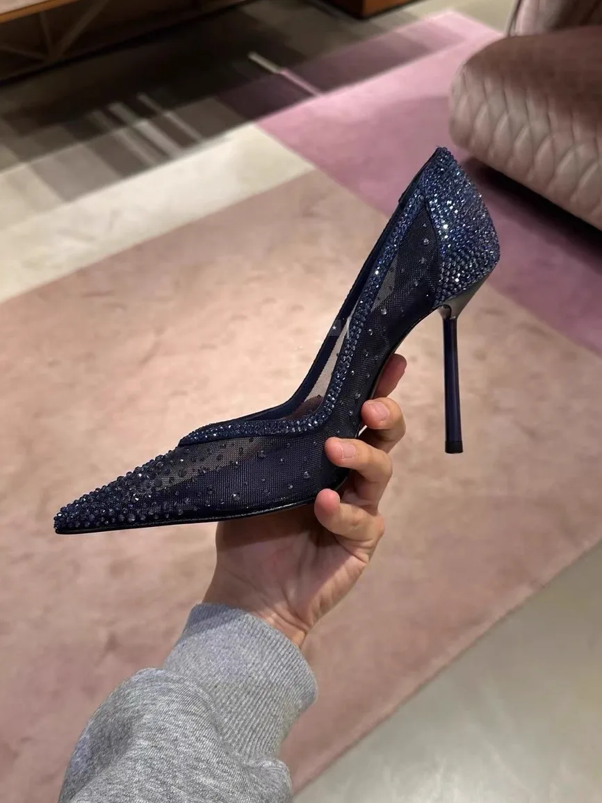 Scarpe col tacco alto a punta tempestate di diamanti in maglia blu