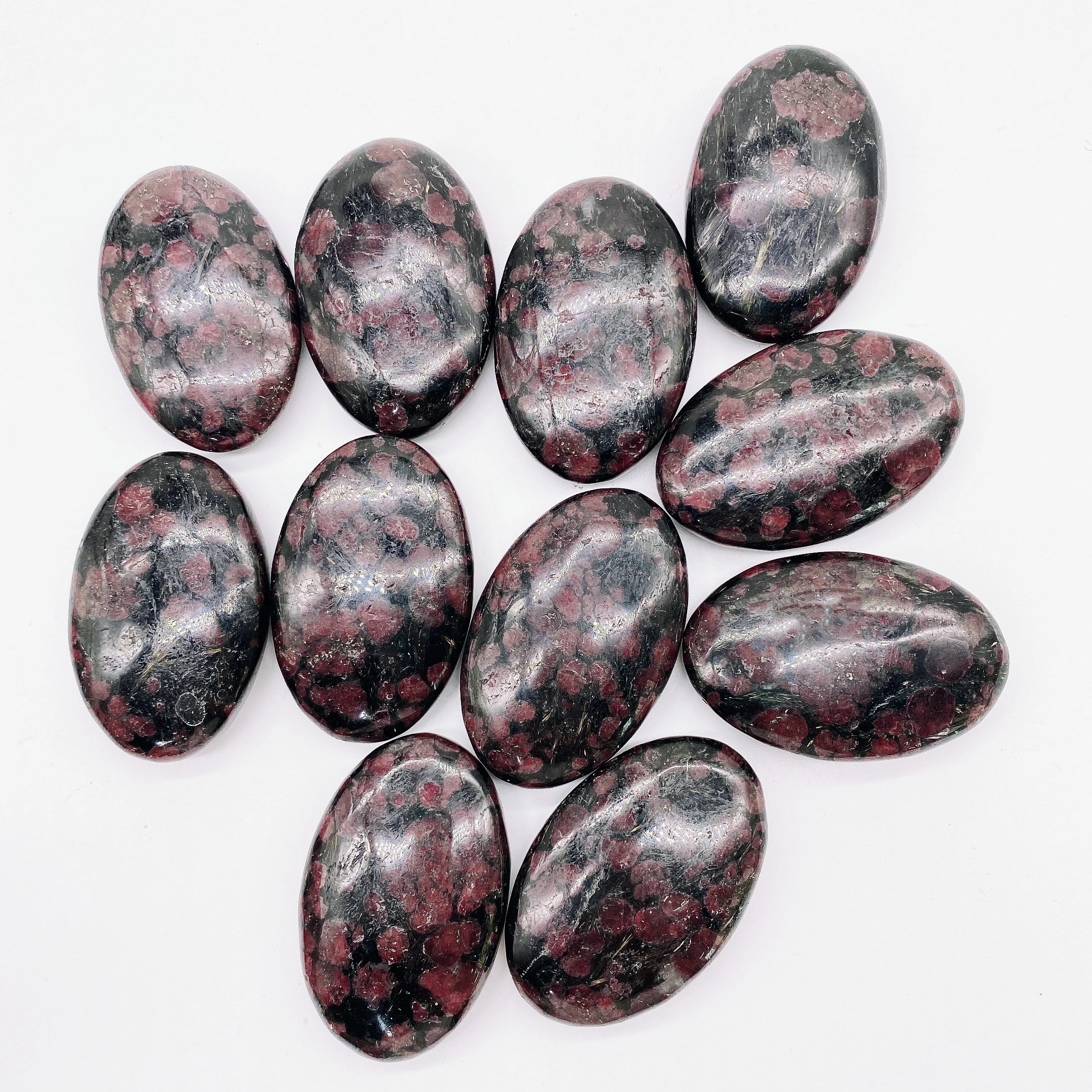 Natural Garnet Energy Reiki Stone Palm Elliptic Decoration Natural Stones 1pc